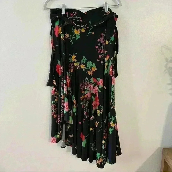 Cabi Drama Skirt Black Floral Print Black Wrap Midi Style Size Medium Womens - Picture 10 of 16